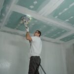 Výhody sadrokartónu: Flexibilný a inovatívny materiál pre interiérové konštrukcie