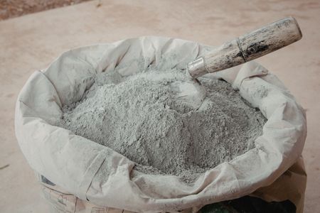 Ako vyčistiť Cement v kameni